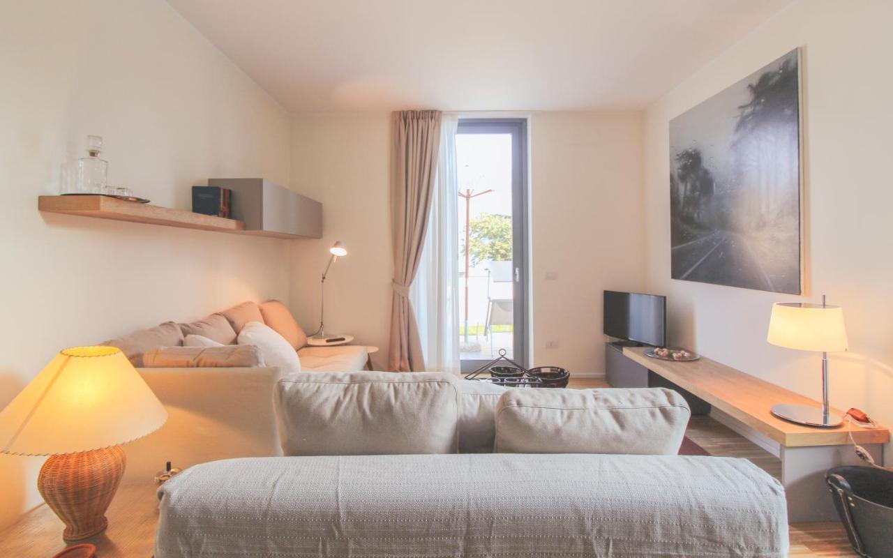Residenza I Melograni - Suite Домазо Экстерьер фото